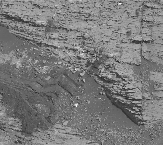 Sol 2800: Mast Camera (Mastcam)