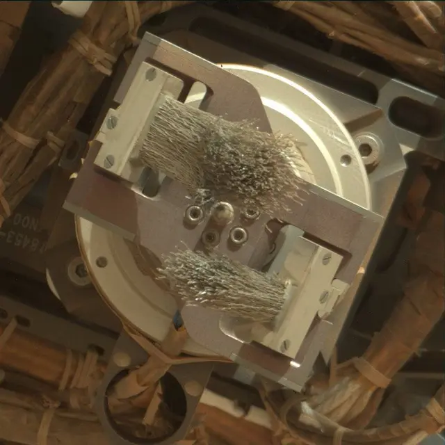 Sol 2801: Mast Camera (Mastcam)