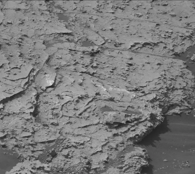 Sol 2801: Mast Camera (Mastcam)