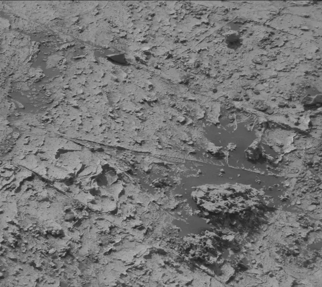 Sol 2801: Mast Camera (Mastcam)