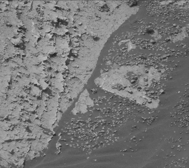Sol 2801: Mast Camera (Mastcam)