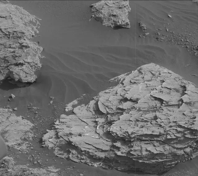 Sol 2802: Mast Camera (Mastcam)