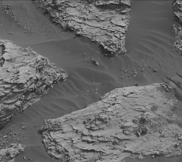 Sol 2802: Mast Camera (Mastcam)