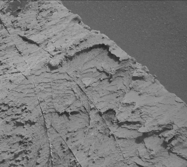 Sol 2803: Mast Camera (Mastcam)