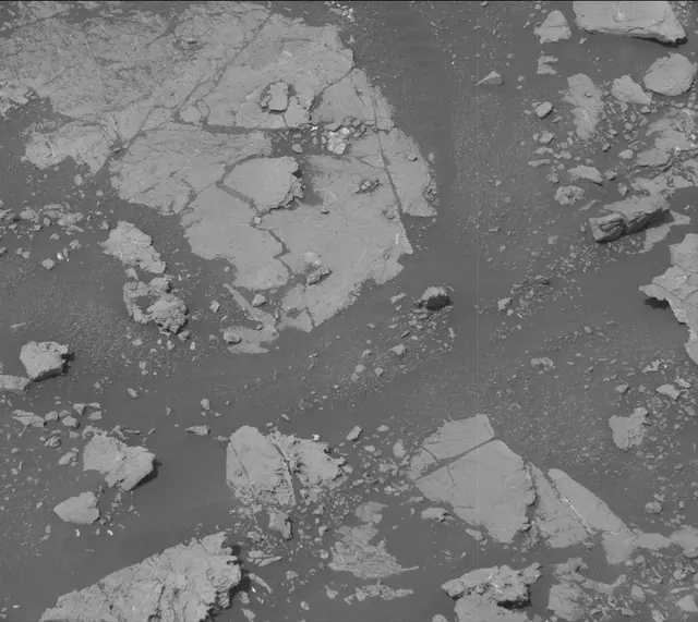 Sol 2804: Mast Camera (Mastcam)