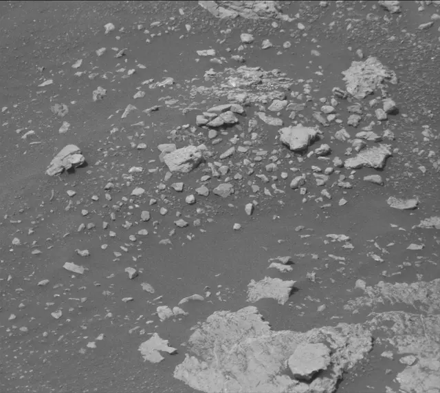 Sol 2804: Mast Camera (Mastcam)