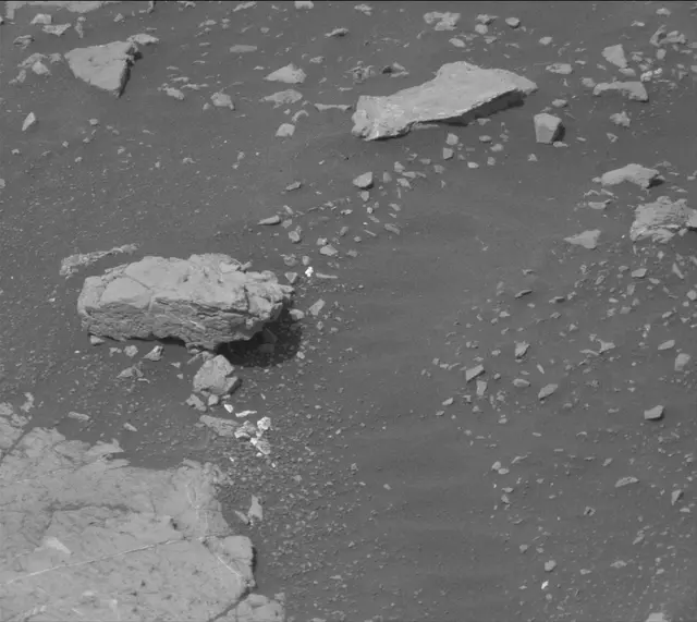 Sol 2804: Mast Camera (Mastcam)