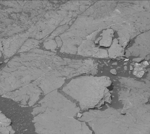 Sol 2804: Mast Camera (Mastcam)