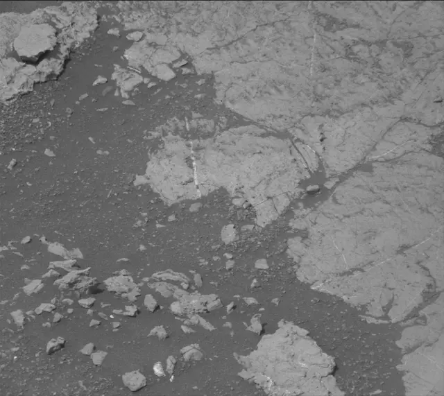 Sol 2804: Mast Camera (Mastcam)
