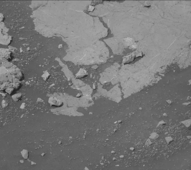 Sol 2804: Mast Camera (Mastcam)
