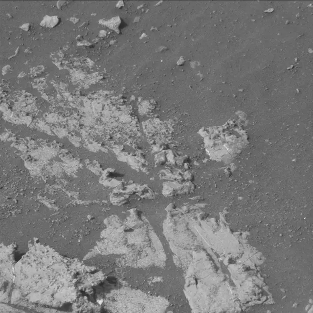 Sol 2804: Mast Camera (Mastcam)