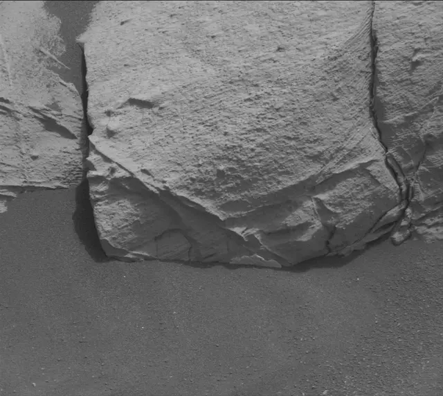 Sol 2812: Mast Camera (Mastcam)
