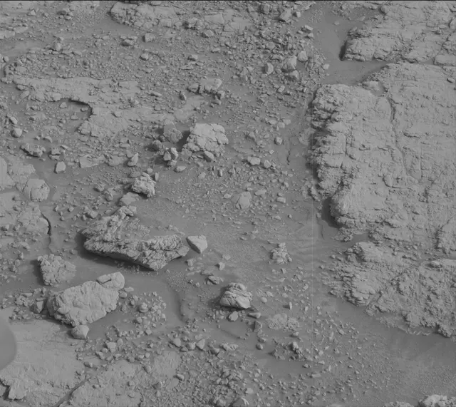 Sol 2813: Mast Camera (Mastcam)