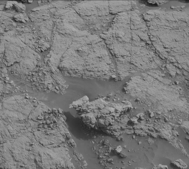 Sol 2813: Mast Camera (Mastcam)