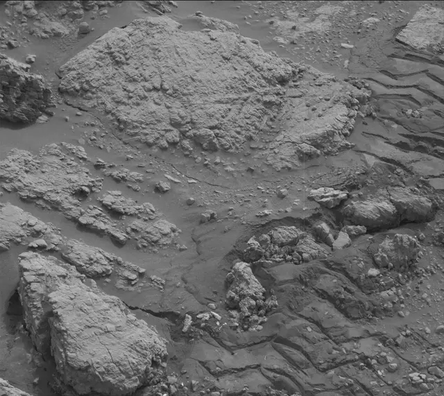 Sol 2813: Mast Camera (Mastcam)