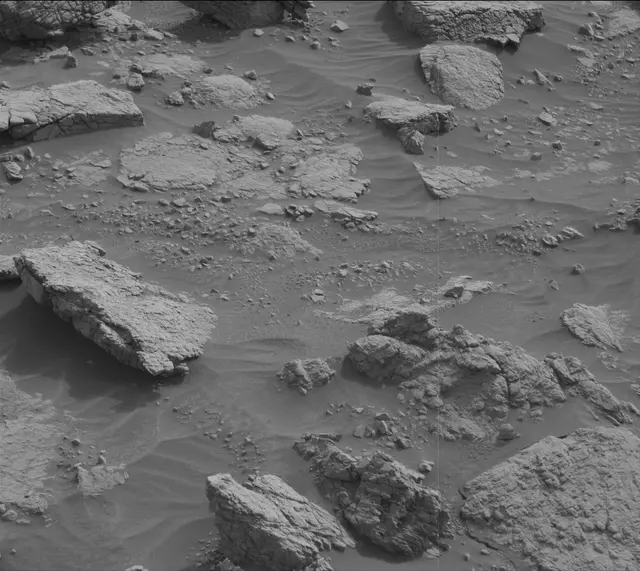 Sol 2813: Mast Camera (Mastcam)