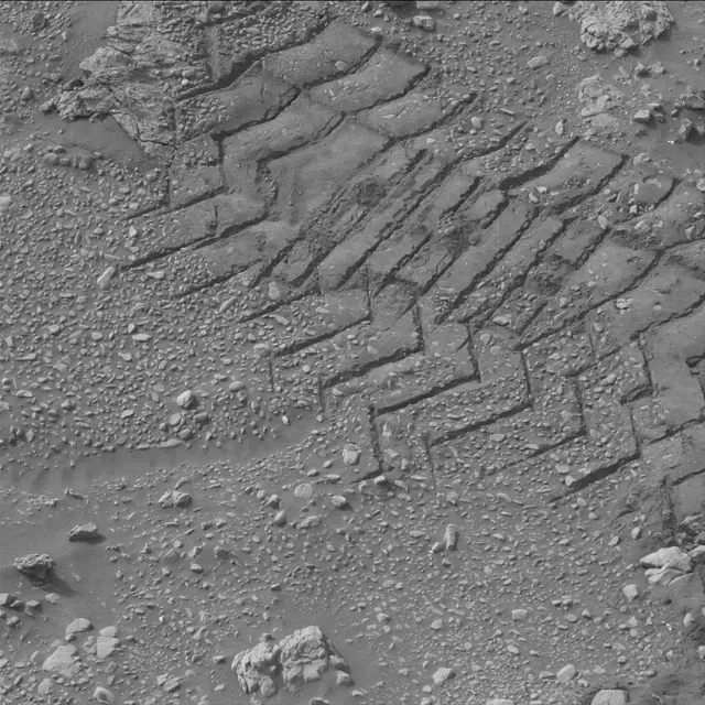 Sol 2813: Mast Camera (Mastcam)