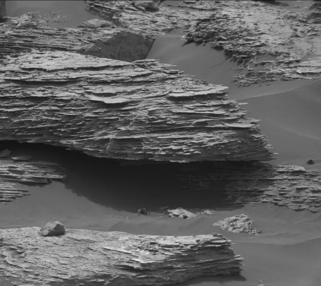 Sol 2813: Mast Camera (Mastcam)