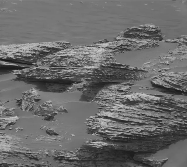 Sol 2813: Mast Camera (Mastcam)