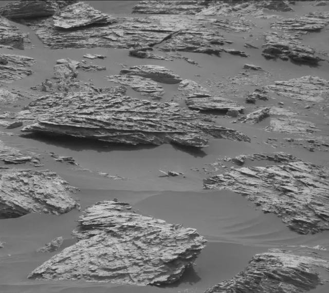 Sol 2813: Mast Camera (Mastcam)