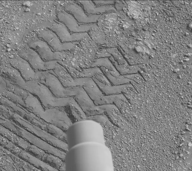 Sol 2816: Mast Camera (Mastcam)