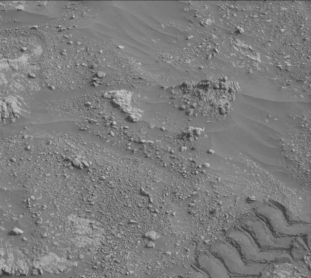 Sol 2816: Mast Camera (Mastcam)