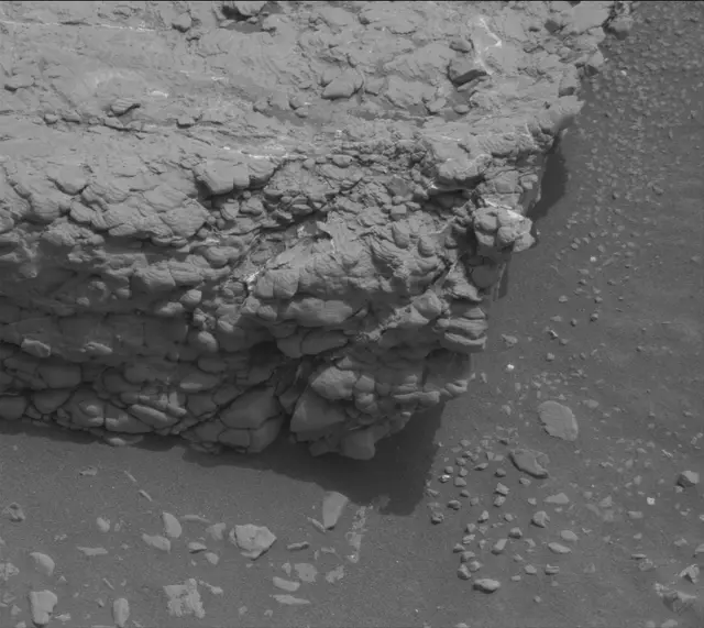 Sol 2816: Mast Camera (Mastcam)