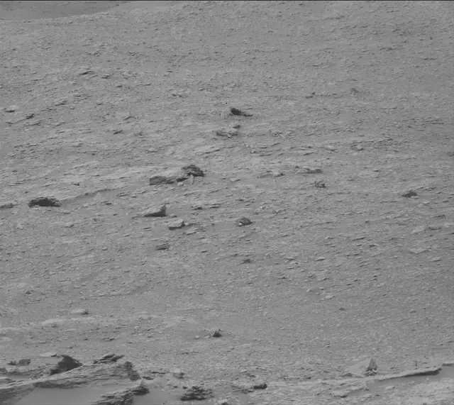 Sol 2819: Mast Camera (Mastcam)