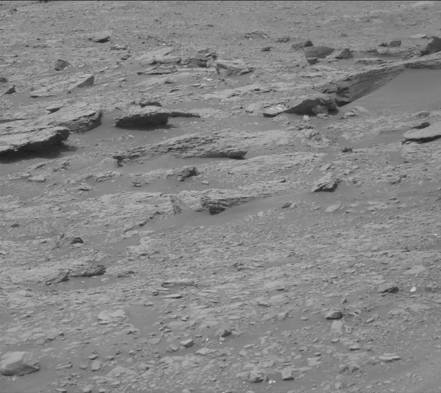 Sol 2819: Mast Camera (Mastcam)