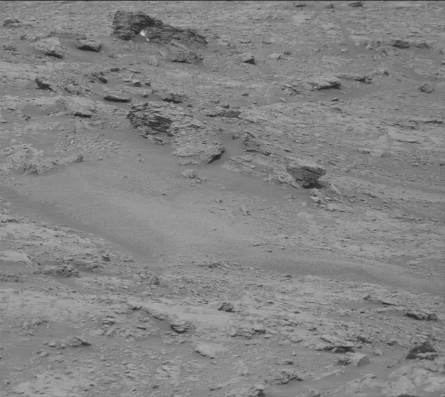 Sol 2819: Mast Camera (Mastcam)
