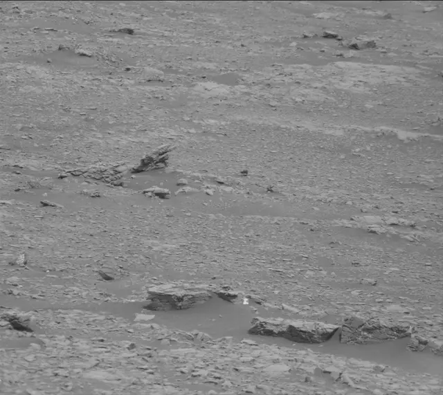 Sol 2819: Mast Camera (Mastcam)