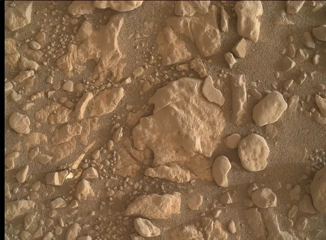 Sol 2819: Mars Hand Lens Imager (MAHLI)