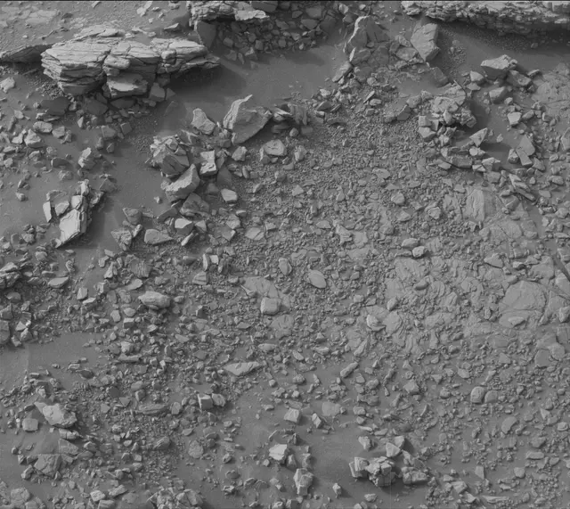 Sol 2820: Mast Camera (Mastcam)