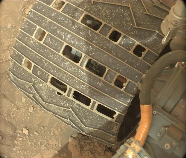 Sol 2822: Mast Camera (Mastcam)