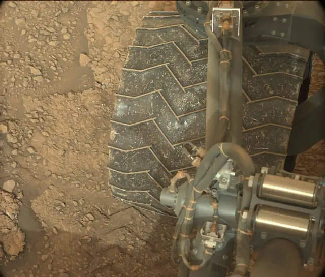 Sol 2822: Mast Camera (Mastcam)