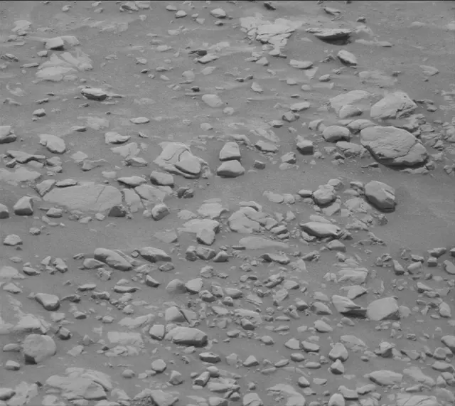 Sol 2822: Mast Camera (Mastcam)