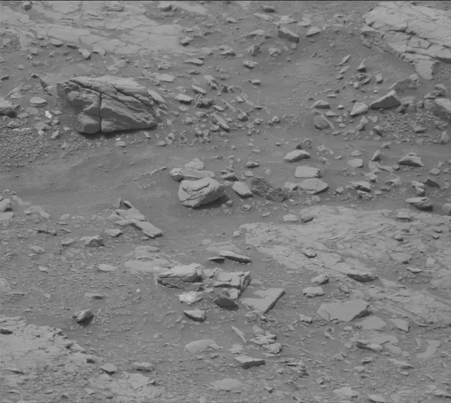 Sol 2822: Mast Camera (Mastcam)