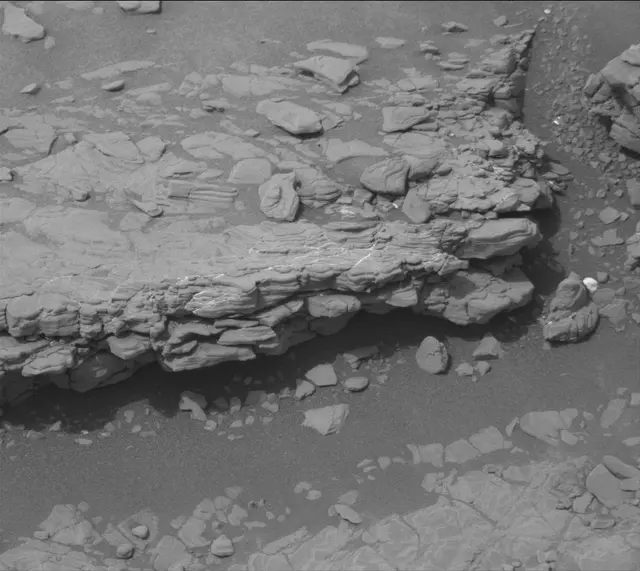 Sol 2822: Mast Camera (Mastcam)