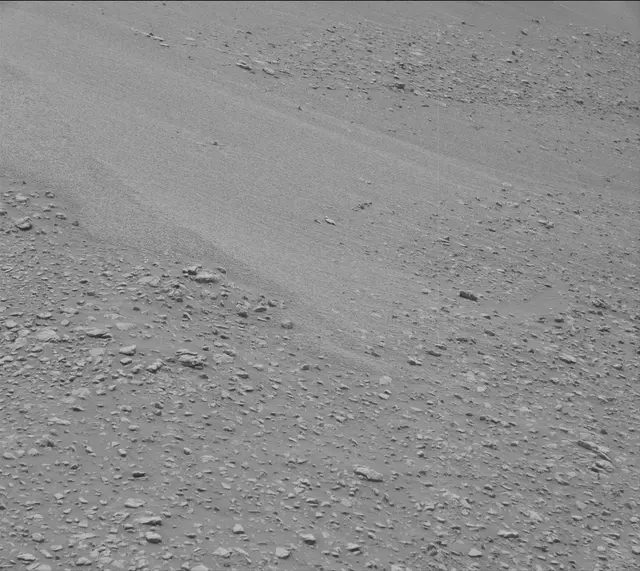 Sol 2824: Mast Camera (Mastcam)