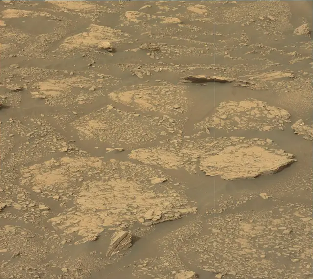 Sol 2824: Mast Camera (Mastcam)