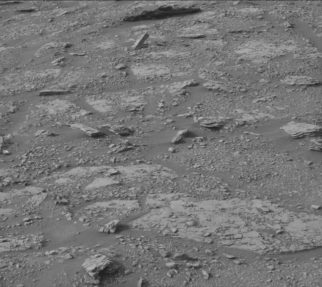 Sol 2824: Mast Camera (Mastcam)