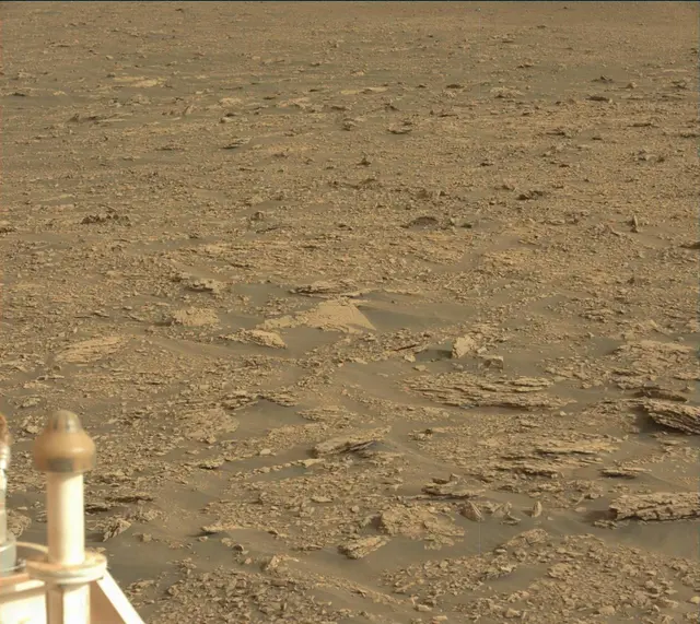 Sol 2824: Mast Camera (Mastcam)