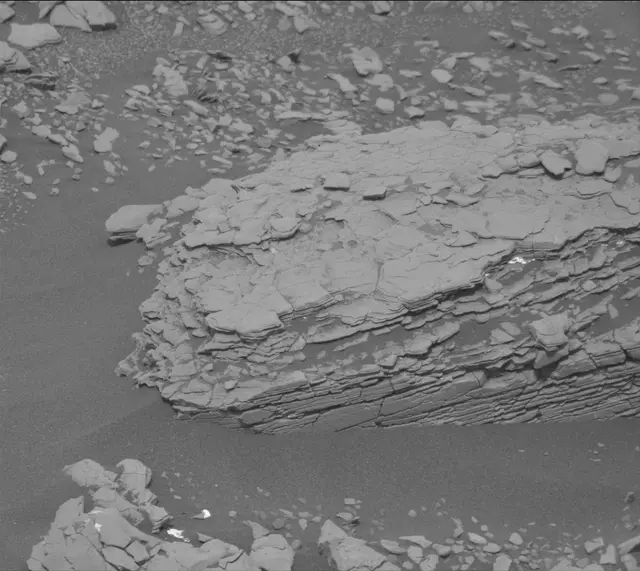 Sol 2826: Mast Camera (Mastcam)
