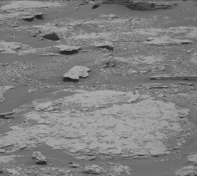 Sol 2826: Mast Camera (Mastcam)