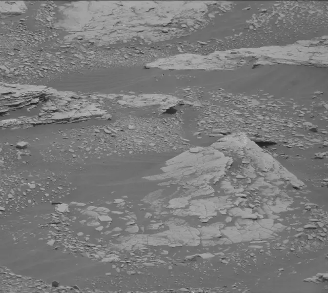 Sol 2826: Mast Camera (Mastcam)