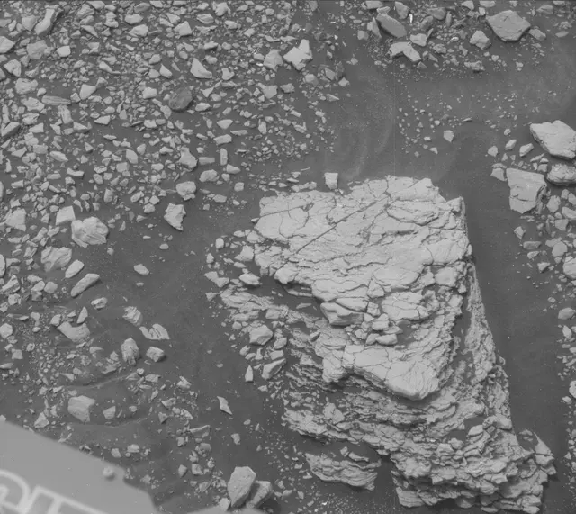 Sol 2829: Mast Camera (Mastcam)