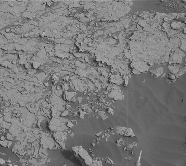 Sol 2829: Mast Camera (Mastcam)