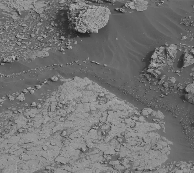Sol 2829: Mast Camera (Mastcam)