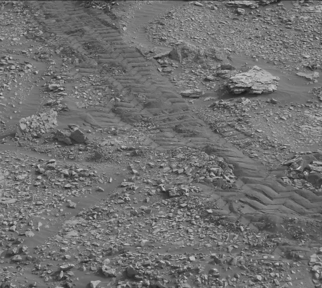 Sol 2831: Mast Camera (Mastcam)