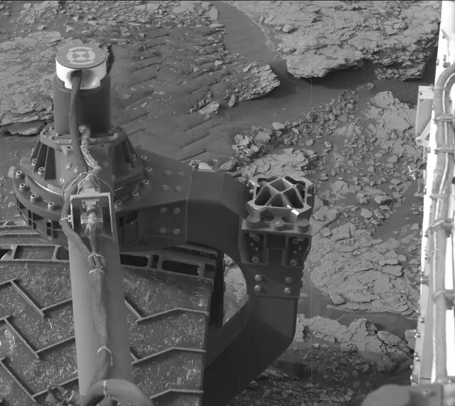 Sol 2831: Mast Camera (Mastcam)